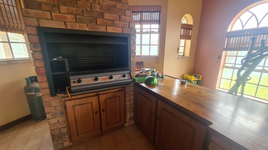 5 Bedroom Property for Sale in Wilgeboom A H North West